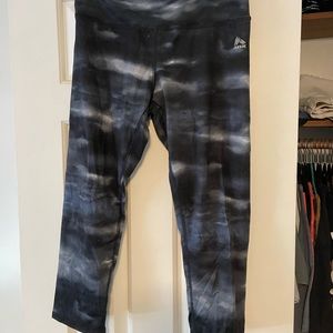 RBX Ombre Black and White Cropped Leggings